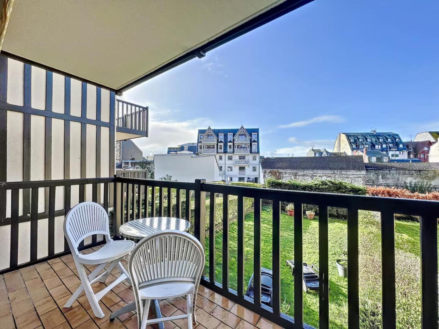 Cosy T2 Terrasse Sud - Centre Deauville Et Hippodrome Exterior foto